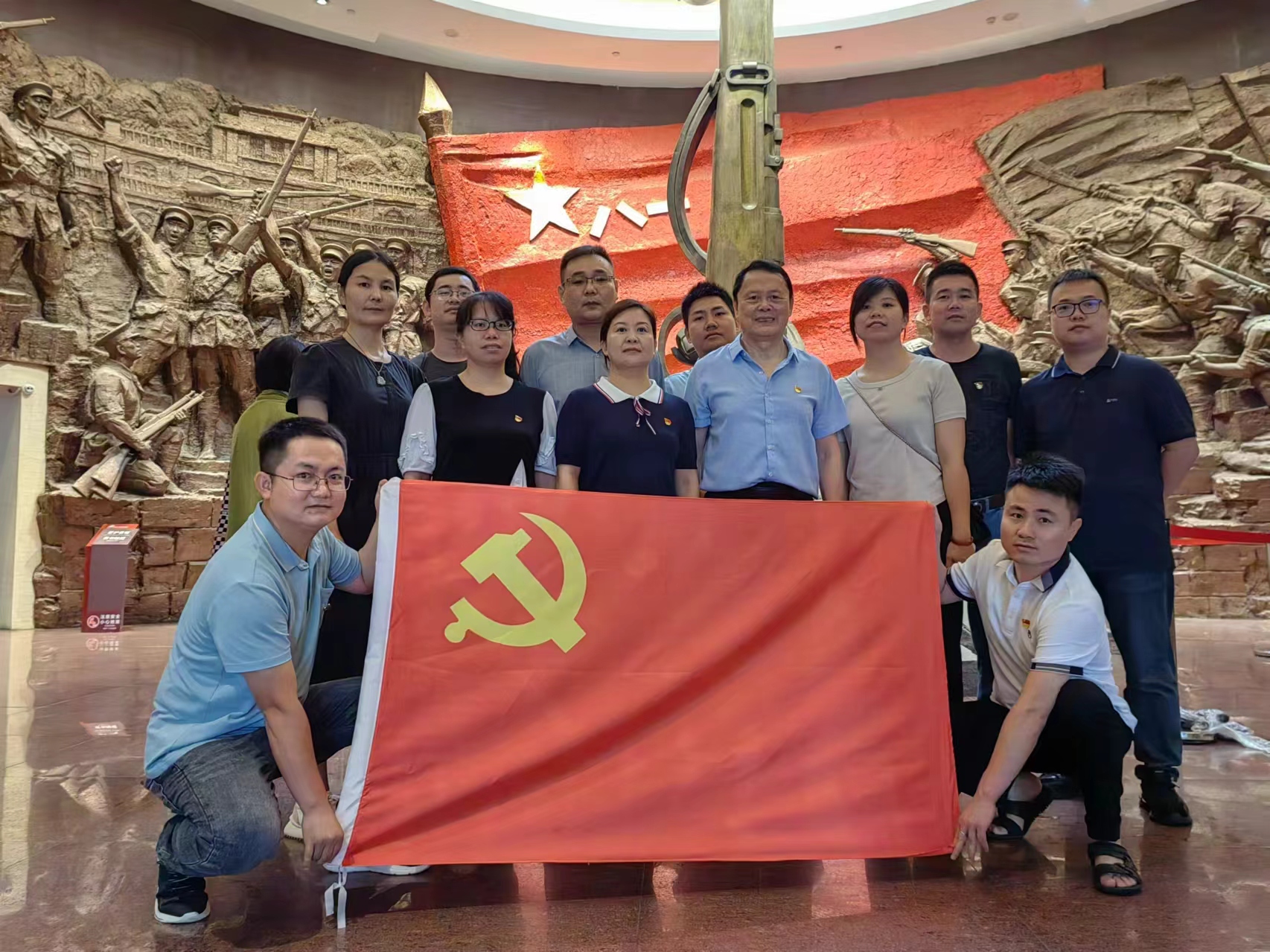 賡續(xù)紅色血脈，傳承建黨精神                                                    ——江西誠建黨支部開展“慶七一，感黨恩，跟黨走”主題黨日活動